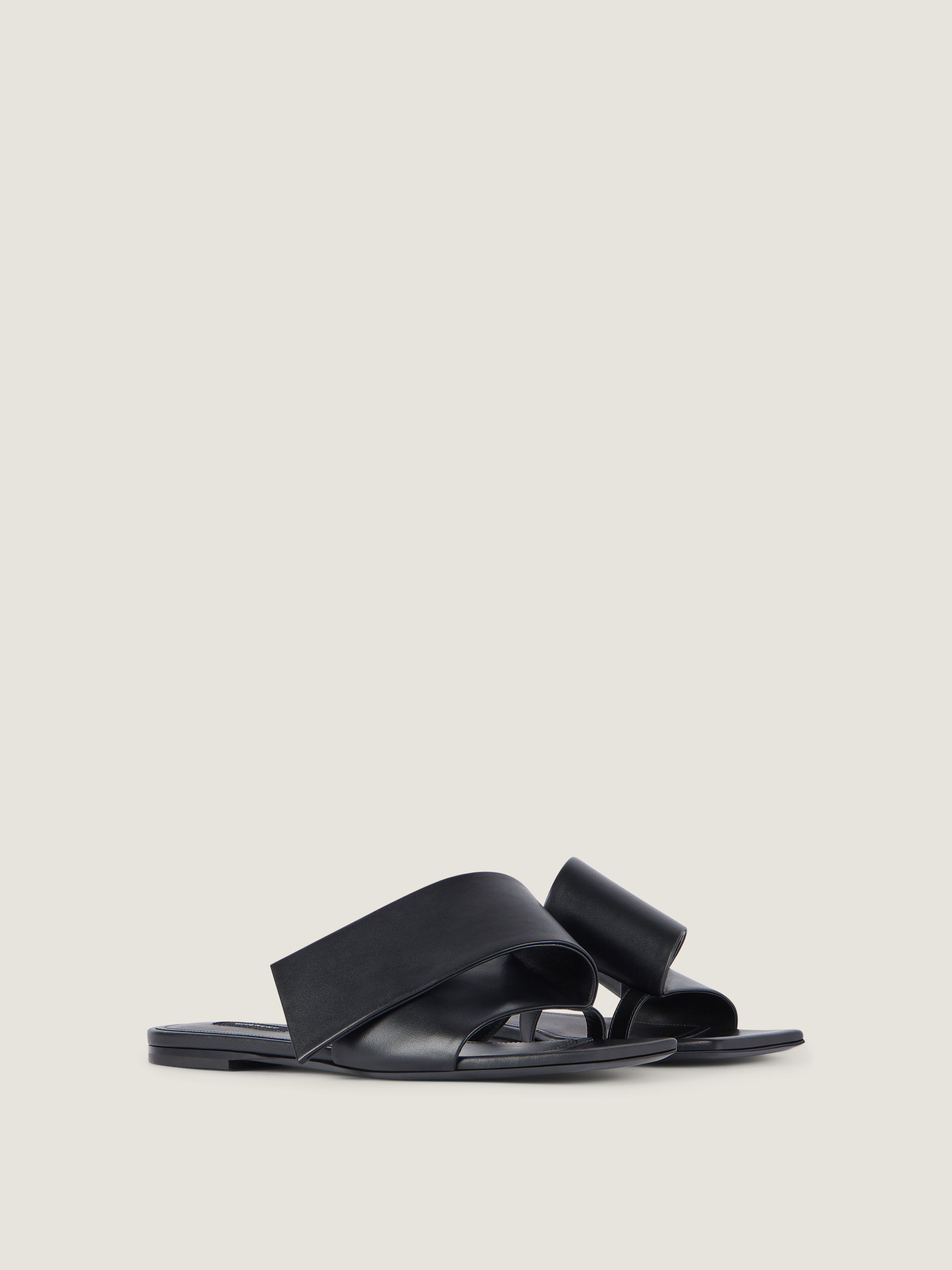 Sliced Square flat sandals in leather
